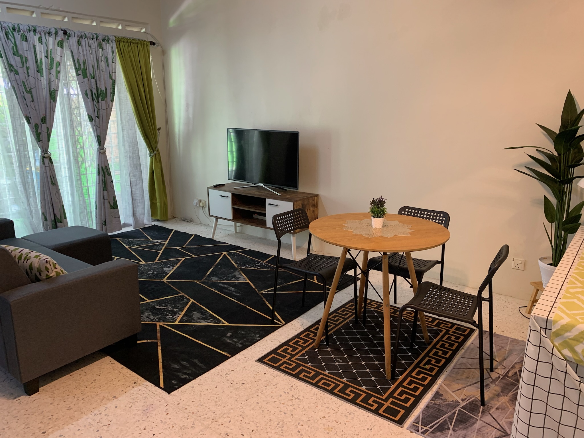 Homestay with Kitchen Facilities